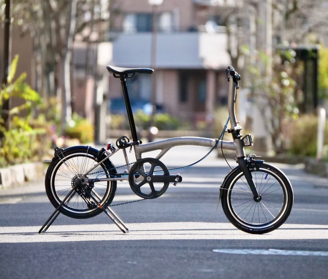 ブロンプトンTライン　純正サドル　ブラック Brompton Superlight Carbon Saddle 【Tline純正】 | LORO